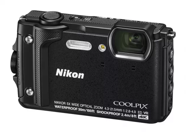 Nikon COOLPIX W300 schwarz, Holiday-Kit mit wasserdichtem Rucksack
